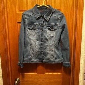 Wrangler Jean Jacket woman’s sz. Med
